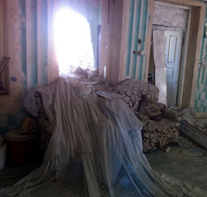 Azeri Savunma Bakanlığı, Ermeni askerlerin vurduğu evin fotoğrafını yayınladı