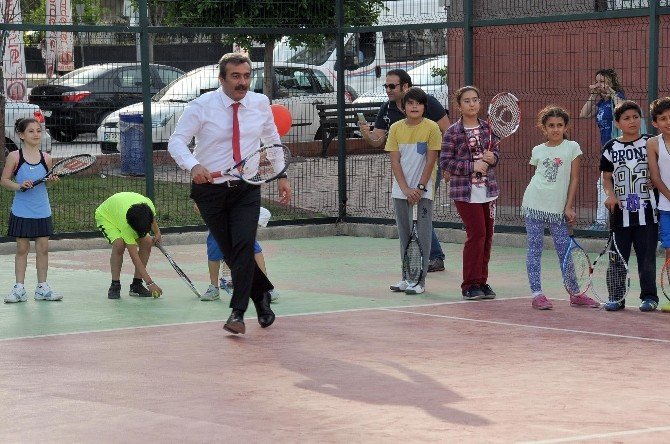 Başkan Çetin Çocuklarla Tenis Oynadı