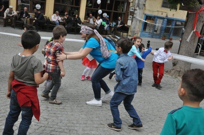 Eskişehir’de Çocuklar Meydanları Şenlendirdi
