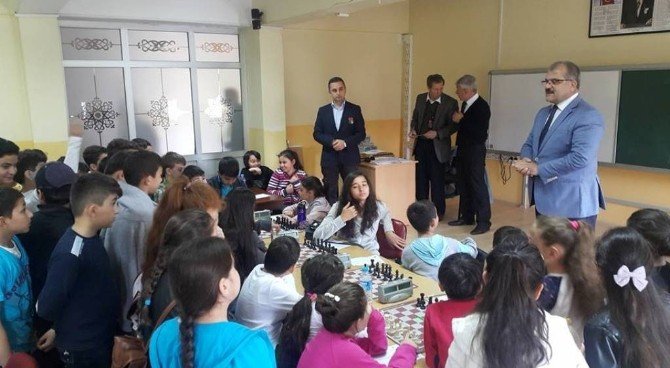 ERDEMİR Anadolu Lisesi’nden Satranç Turnuvası