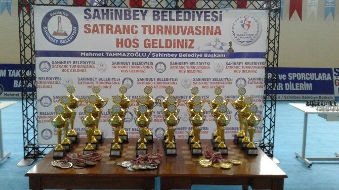 Şahinbey Belediyesinden 23 Nisan Satranç Turnuvası