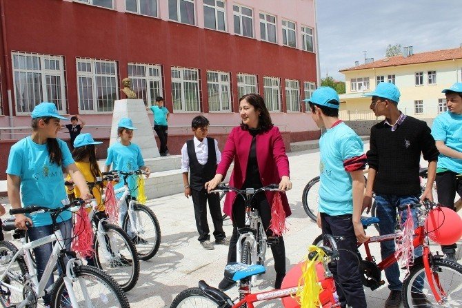 Sungurlu’da Sağlıklı Yaşam İçin Bisiklet Dağıtıldı