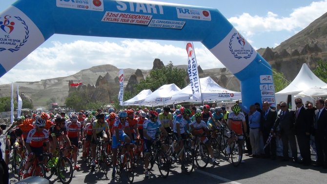 52. Cumhurbaşkanlığı Bisiklet Turu’nun ikinci etabı Kapadokya’da başladı