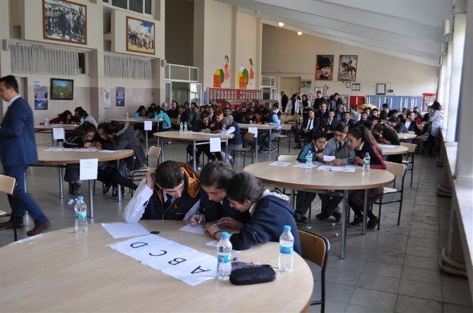 Arpaçay’da Ortaokullar Arası Bilgi Yarışması Yapıldı