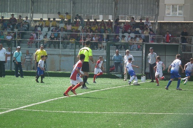Efeler’de İlkokullar Arası Futbol Turnuvası Sona Erdi