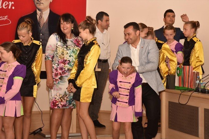 Alanya Belediye Başkanı Yücel, Kardeş Şehirlerin Çocuklarını Ağırladı