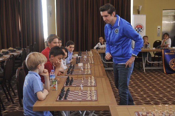 Heykel Rotary’den Satranç Turnuvası