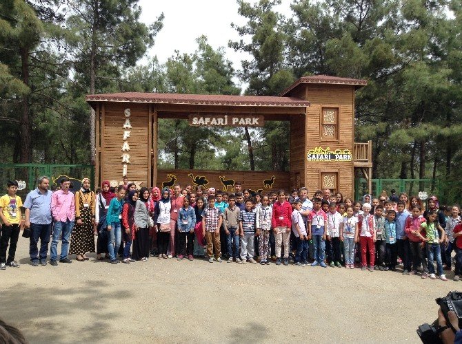 Kardeşlik Gezisi Köy Okulu Öğrencilerini Bir Araya Getirdi