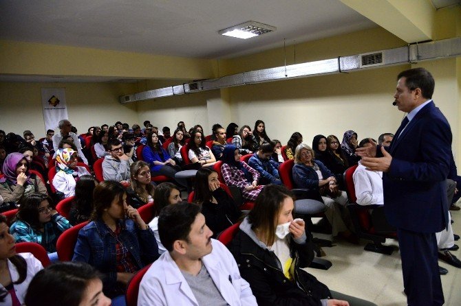 Rektör Çelik, Özel Uşak Final Temel Lisesi Kariyer Günlerine Katıldı