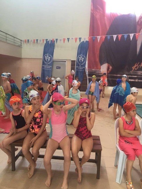 Yalova’da Yüzme Yarışları