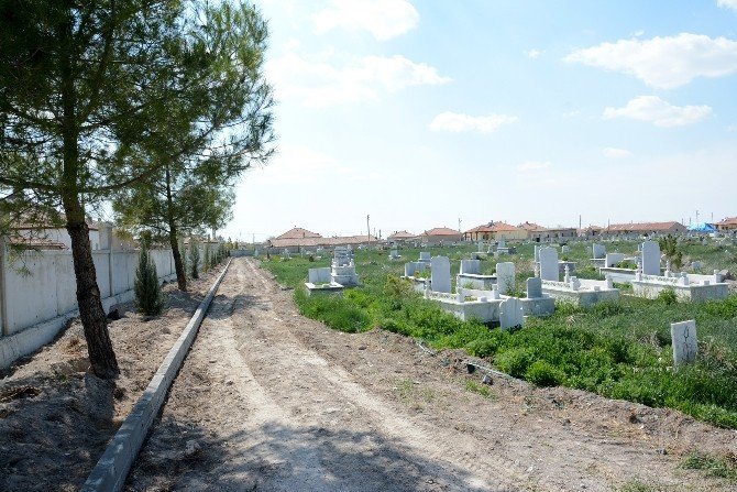 Yenikent Mezarlığı Belediye Tarafından Komple Yenilendi