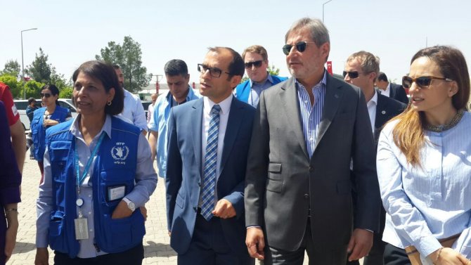 AB Komisyon Üyeleri Harran’da Suriyelilerin kaldığı tesisleri inceledi