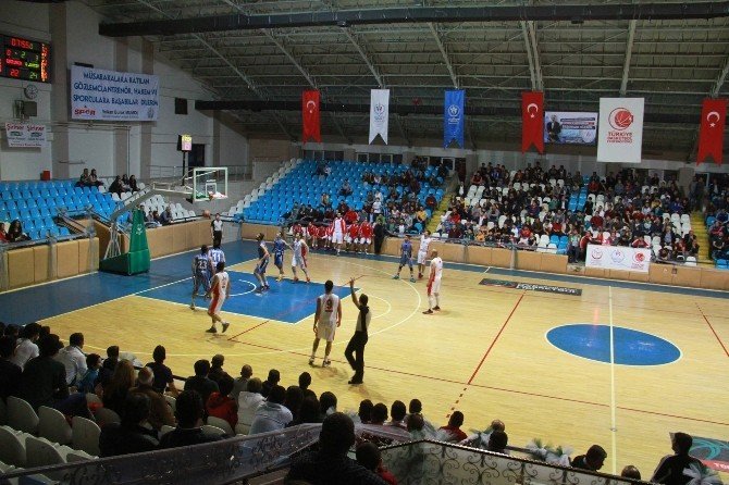 Erzincan Gençlik Spor Büyük Avantaj Elde Etti