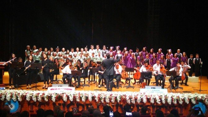 Bilsem’in Çocuk Korosu Konser Verdi