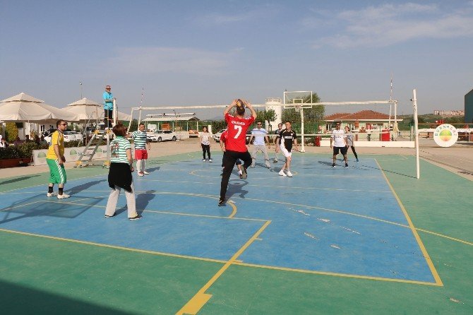 Bursagaz Voleybol Turnuvası Başladı