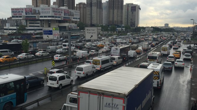 İstanbul'da yağmur trafiği