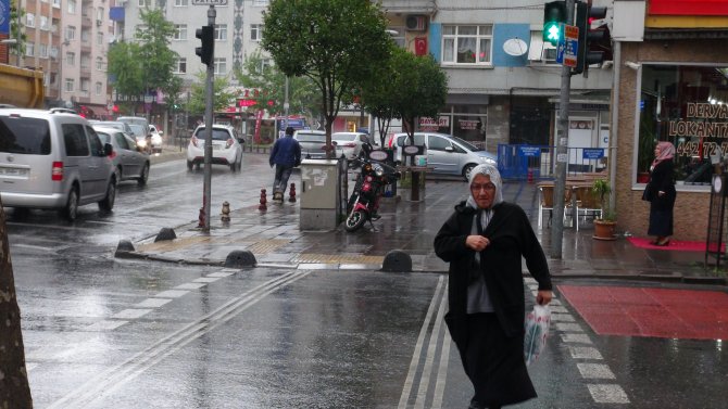 İstanbul’da yağmur başladı