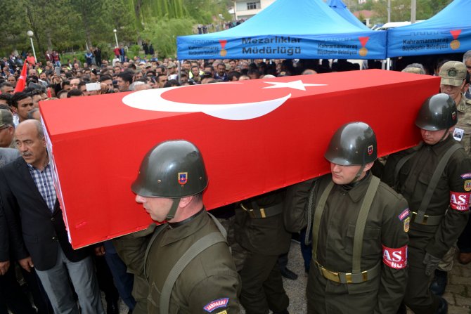 Şehit annesi: Oğlumun tabutunu açın, ona doyamadım