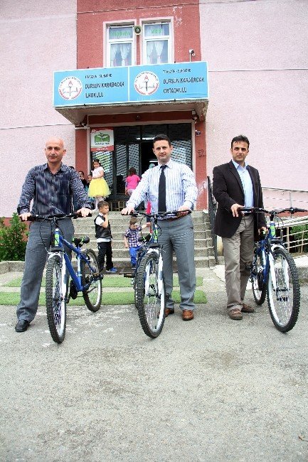Bu Öğretmenler Okula Bisikletle Gidip Geliyor