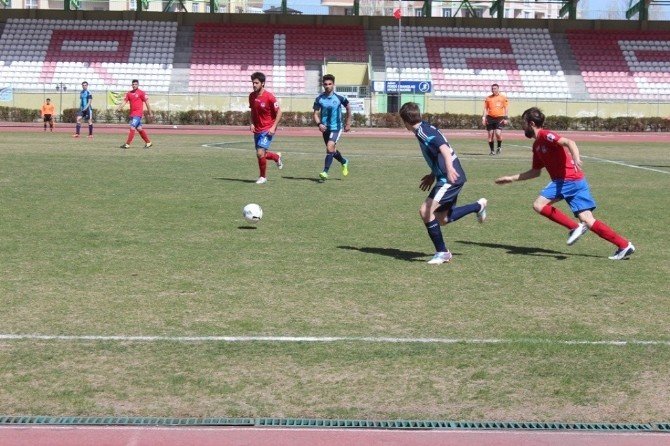 Ağrı’da Kredi Yurtlar Kurumları Arası Futbol Müsabakası