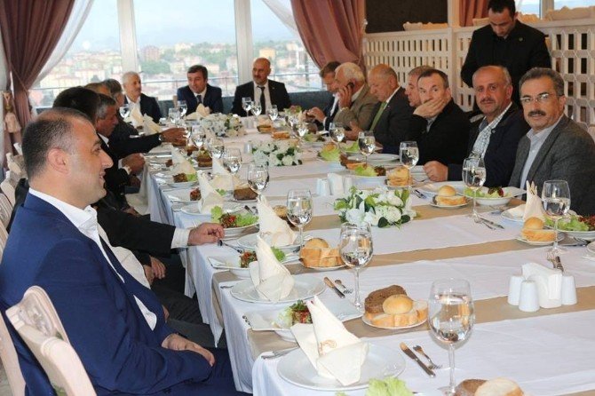 Başkan Yemenici Oda Ve Dernek Başkanlarıyla Bir Araya Geldi