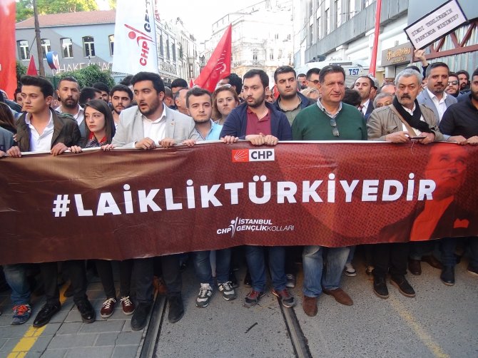 CHP'den Taksim'de 'laiklik' yürüyüşü