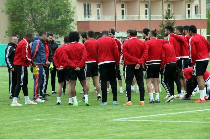 Hakan Kutlu: "Beşiktaş Maçına Galibiyet İçin Gideceğiz”
