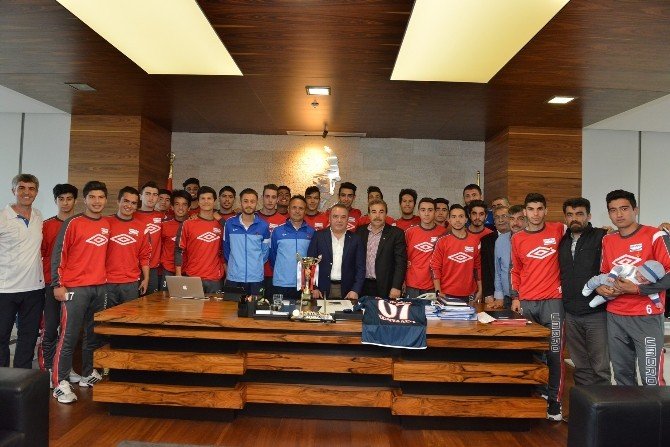 Konyaaltı Belediyespor U-19 Şampiyonu Oldu