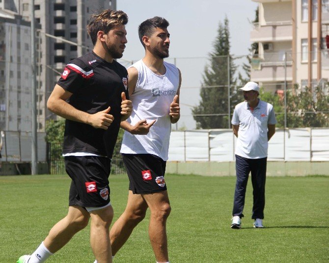 Şampiyon Adanaspor, Top Başı Yaptı