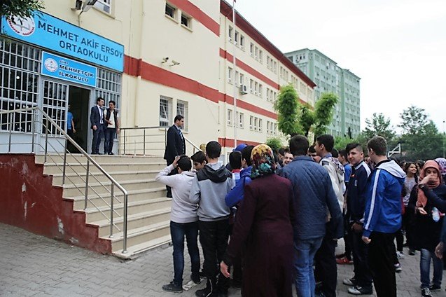 Siirt’te TEOG sınavına 7 bin 142 öğrenci girdi