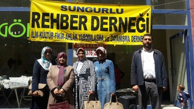Sungurlu’da Eğitim Gönüllüleri Kermes Açtı