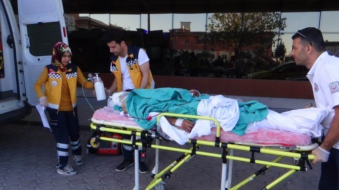 Kilis’e Getirilen Yaralı 17 Suriyeli’den Biri Hayatını Kaybetti