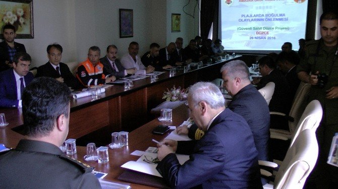 Vali Fidan Akçakoca’da Sahil Güvenlik Toplantısına Başkanlık Etti