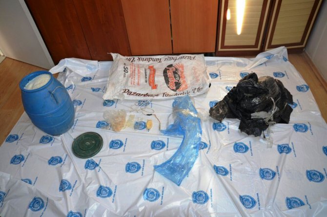 Van'da bomba yapımında kullanılan malzeme ve materyaller ele geçirildi