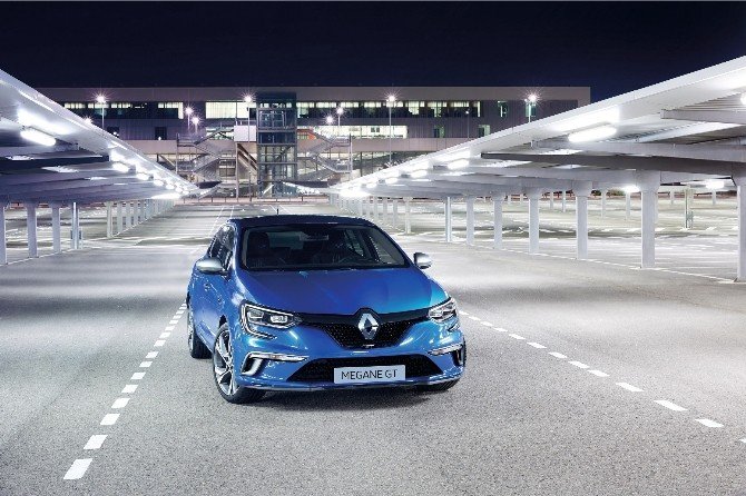 Yeni Renault Megane Adanalıların Beğenisine Sunuldu