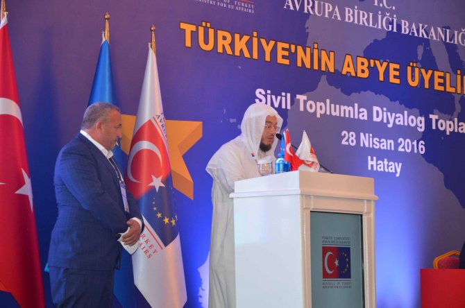 AB Bakanı Bozkır: Sivil toplum olmadan demokrasi olmaz