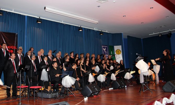 Kursiyerlerden Türk Halk Müziği konseri