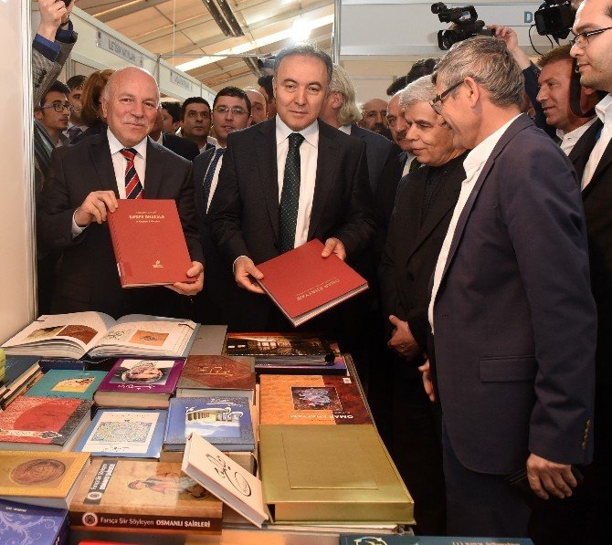 Erzurum Kitap Fuarı Açıldı