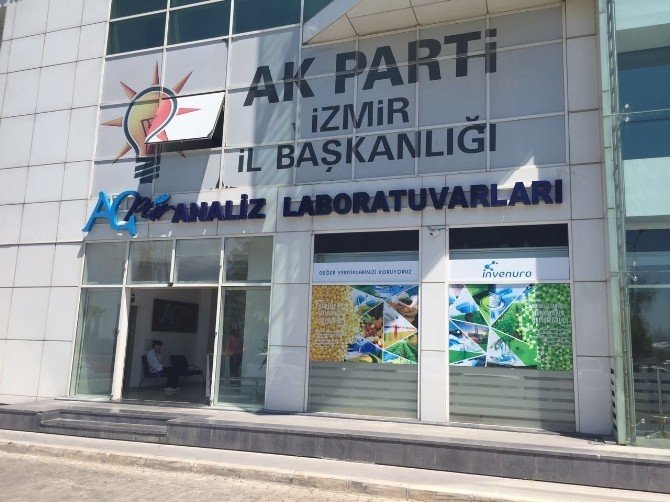 AK Parti İzmir İl Binasında Zehirli Gaz Alarmı