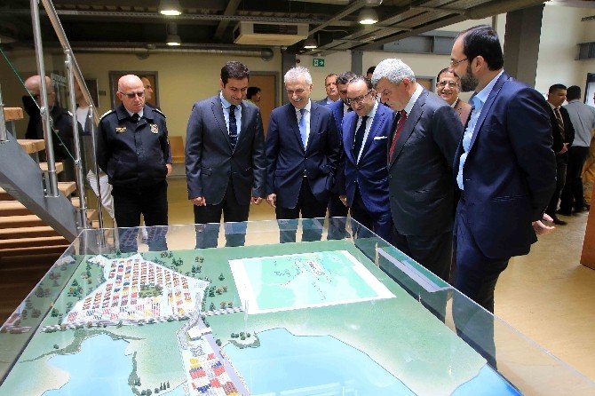 Başkan Karaosmanoğlu, Autoport Çalışanlarıyla Bir Araya Geldi