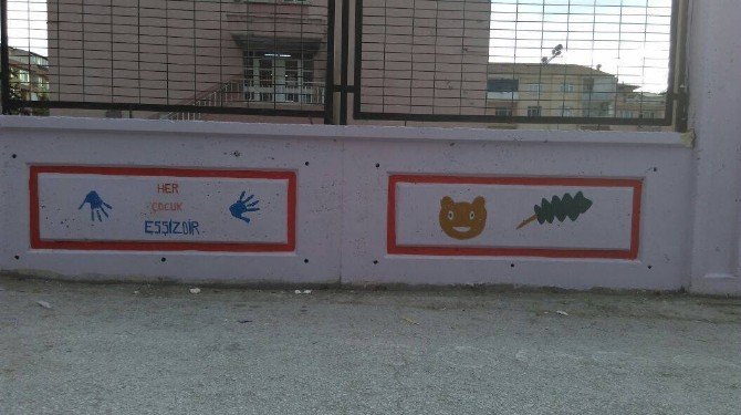 Öğretmen Adayları, Okul Duvarlarını Boyadı