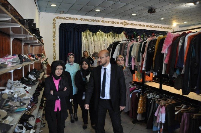 Niksar’da Giyim Market İle Bin Aileye Ulaşıldı