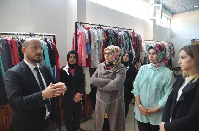 Niksar’da Giyim Market İle Bin Aileye Ulaşıldı