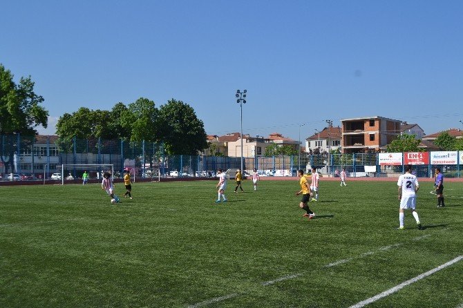 Düzce Meslek Yüksekokulu 1. Geleneksel Futbol Turnuvası Başladı