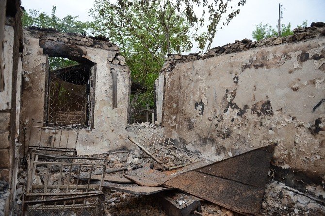 Ermenistan’ın Açtığı Ateş Sonucu Evler De Kullanılamaz Hale Geldi
