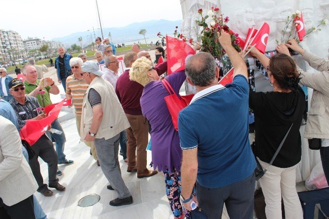 Emekli Astsubaylar İzmir’de Basın Açıklaması Yaptı