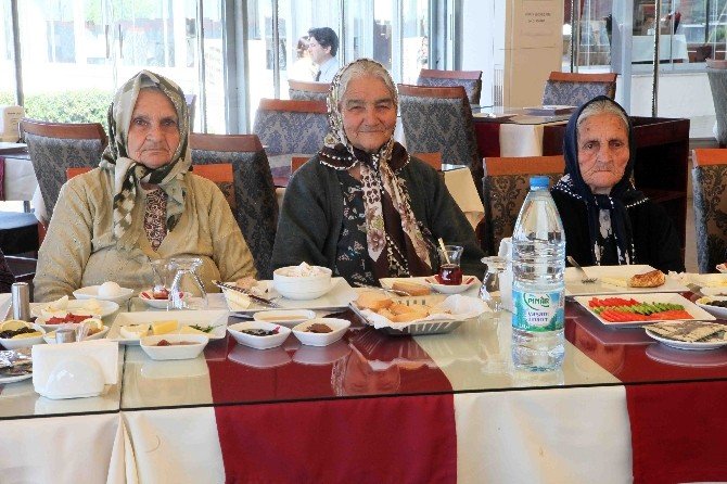 “Yalan Dünya” Sandıkları Dünya Barış Anıtı’nı Gezdiler