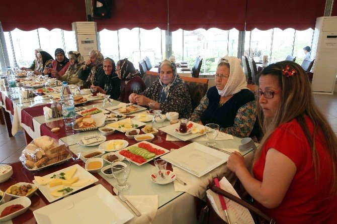 “Yalan Dünya” Sandıkları Dünya Barış Anıtı’nı Gezdiler