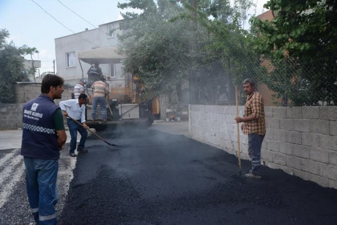 Osmaniye Belediyesi yolları asfaltlıyor