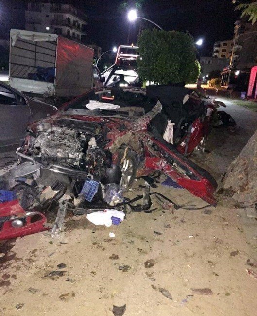 Antalya’da Feci Kaza:1 Ölü, 4 Yaralı